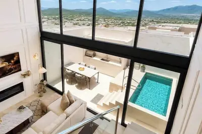Image de Huma Premium Aac Pool & Art | Sisu Homes