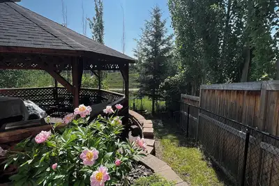Image de Nw Calgary Walkout Basement Furnished  1bedroom 1 bathroom Parking
