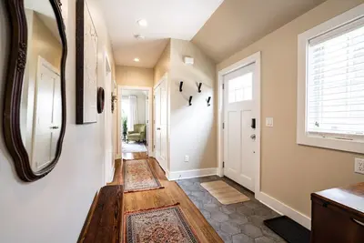 Image de Bright Eastside Mke cottage w/ Free Parking