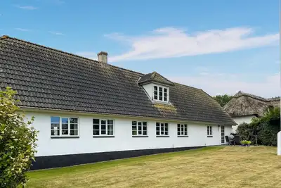 Image de Awesome home in Humble with WiFi