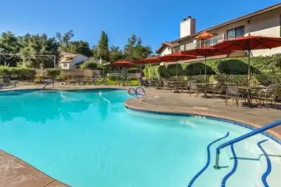Image de Coffee, Fireplaces & Mountain Air | 2br Escape