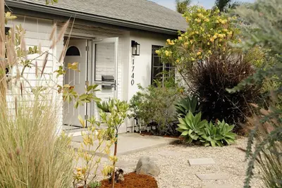 Image de Breezy Coastal Retreat