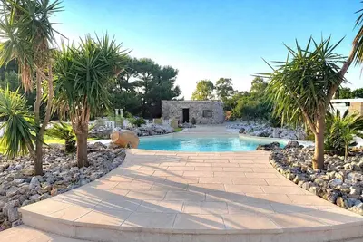 Image de Country villa with a private pool, grove, and large garden, 1 km from the sea