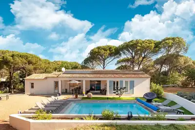 Image de Villa avec piscine privée chauffée à Vidauban