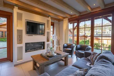 Image de Maison de vacances en bois avec micro-ondes