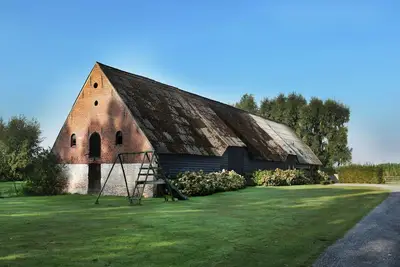 Partie d'une ferme avec terrasse privée