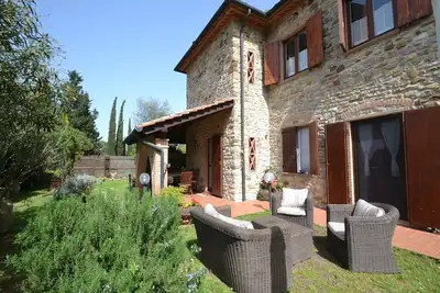 Image de Villa à Suvereto avec terrasses et jeux