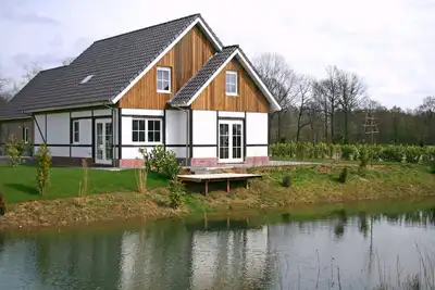 Image de Maison typique avec lave-vaisselle