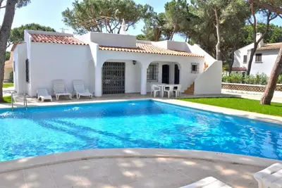 Image de Villa cosy à Vilamoura avec piscine privée