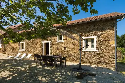 Image de Chalet moderne Ă Chaleix avec piscine