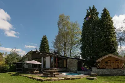 Image de Maison de vacances avec piscine Ă Waimes