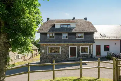 Image de Maison de vacances moderne Ă Amel avec jardin
