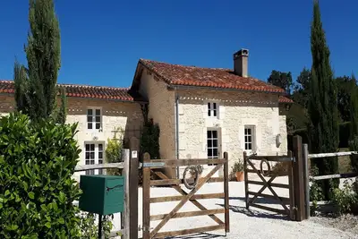 Image de Maison de vacances avec piscine Ă Verteillac
