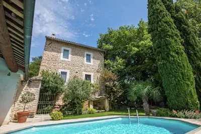 Image de Maison à Oppède avec Piscine Privée