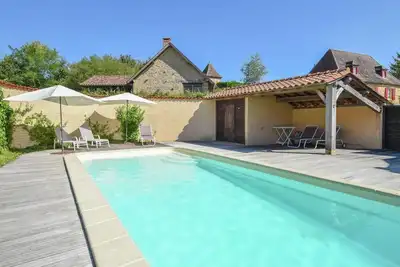 Maison de Charme à Périgord avec Piscine