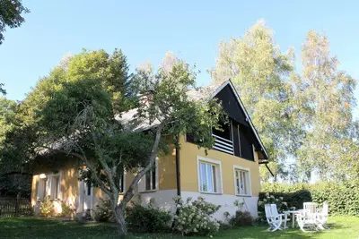 Image de Maison de vacances א Tachov avec jardin