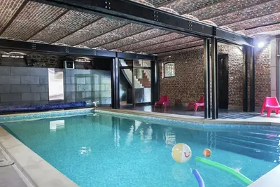 Image de Demeure avec piscine à Néblon-le-Pierreux