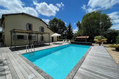 Image de Luxueuse villa à Cazaubon avec piscine