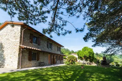 Image de Magnifique chalet avec piscine à Dicomano