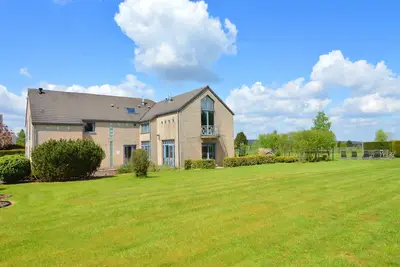 Image de Villa de luxe avec piscine à Sourbrodt
