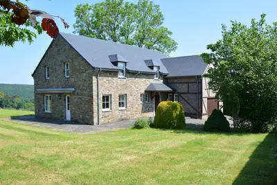 Image de Villa spacieuse à Daverdisse avec grand jardin