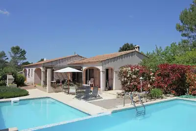 Image de Villa à Bagnols proche mer avec piscine