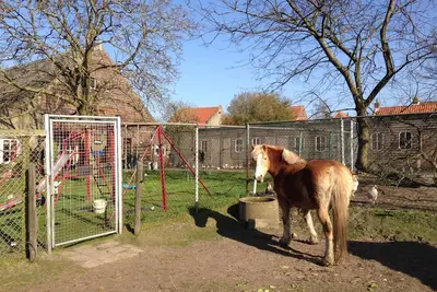 Image de Maison de vacances à Bergen op Zoom avec jardin