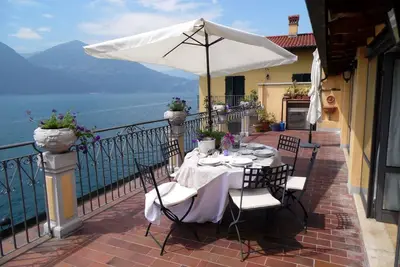 Image de Retraite avec vue sur le lac d'Iseo