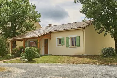 Image de Bungalow à Lanzac avec terrasse privée