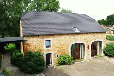 Image de Charmante demeure dans une ferme avec étang à Ogné