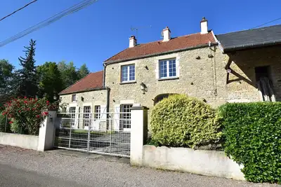 Image de Maison à Vault-de-Lugny près de forêt