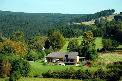 Image de Villa spacieuse à Ovifat avec sauna