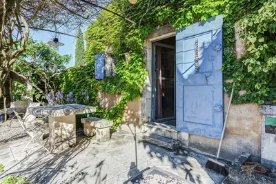 Gîte à Oppède au milieu des vignes