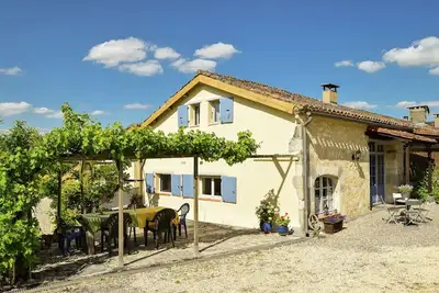 Image de Ferme pittoresque avec piscine