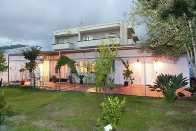 Image de Appartement italien Ă Trecase avec vue sur les montagnes