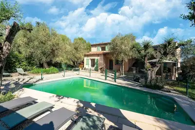 Image de Villa spacieuse avec jardin près de Grasse!