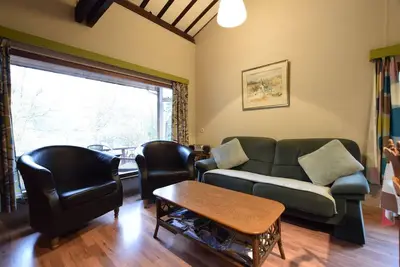 Image de Chalet forestier avec étangs