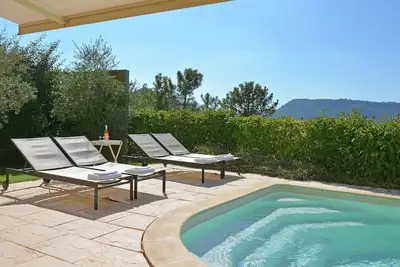 Image de Villa spacieuse à Vidauban avec piscine privée