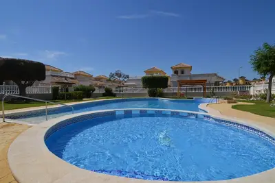 Image de Maison de vacances moderne Ă Valence avec piscine