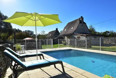 Image de Maison à Gramat avec Piscine Privée