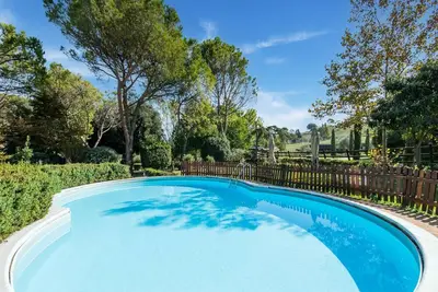 Image de Ferme paisible à Rome avec piscine