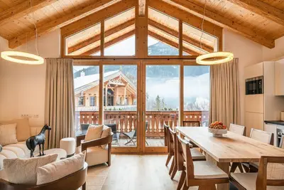 Image de Chalet avec sauna sur un versant ensoleillé