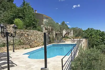 Image de Villa à Ampus avec Vue et Piscine