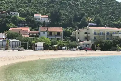 Image de Appartement spacieux à Klek avec terrasse privée
