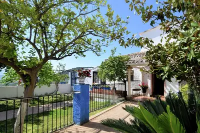 Image de Maison de vacances moderne avec piscine