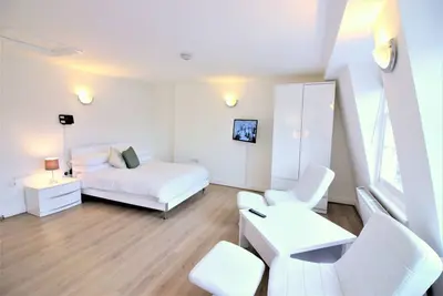 Image de Cambridge City Studios by Paymán Club