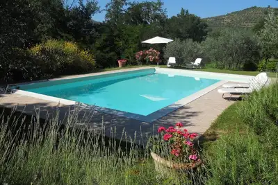 Maison de vacances confortable avec terrasse