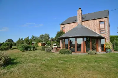 Image de Belle maison de vacances à SommeLeuze avec piscine