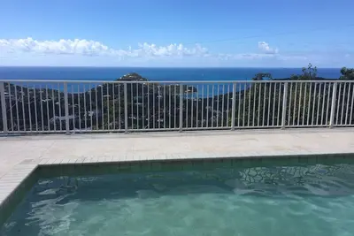 Charmante villa 2 chambres / 3 salles de bains avec une piscine privée!