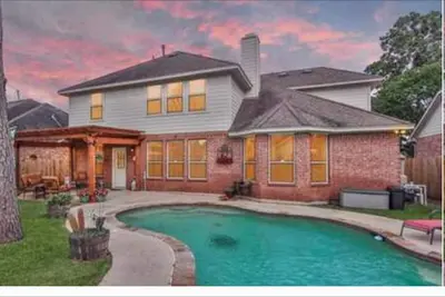 Image de Nice Home w / Luxurious Pool & Cabana Proche Aéroport Intercontinental
